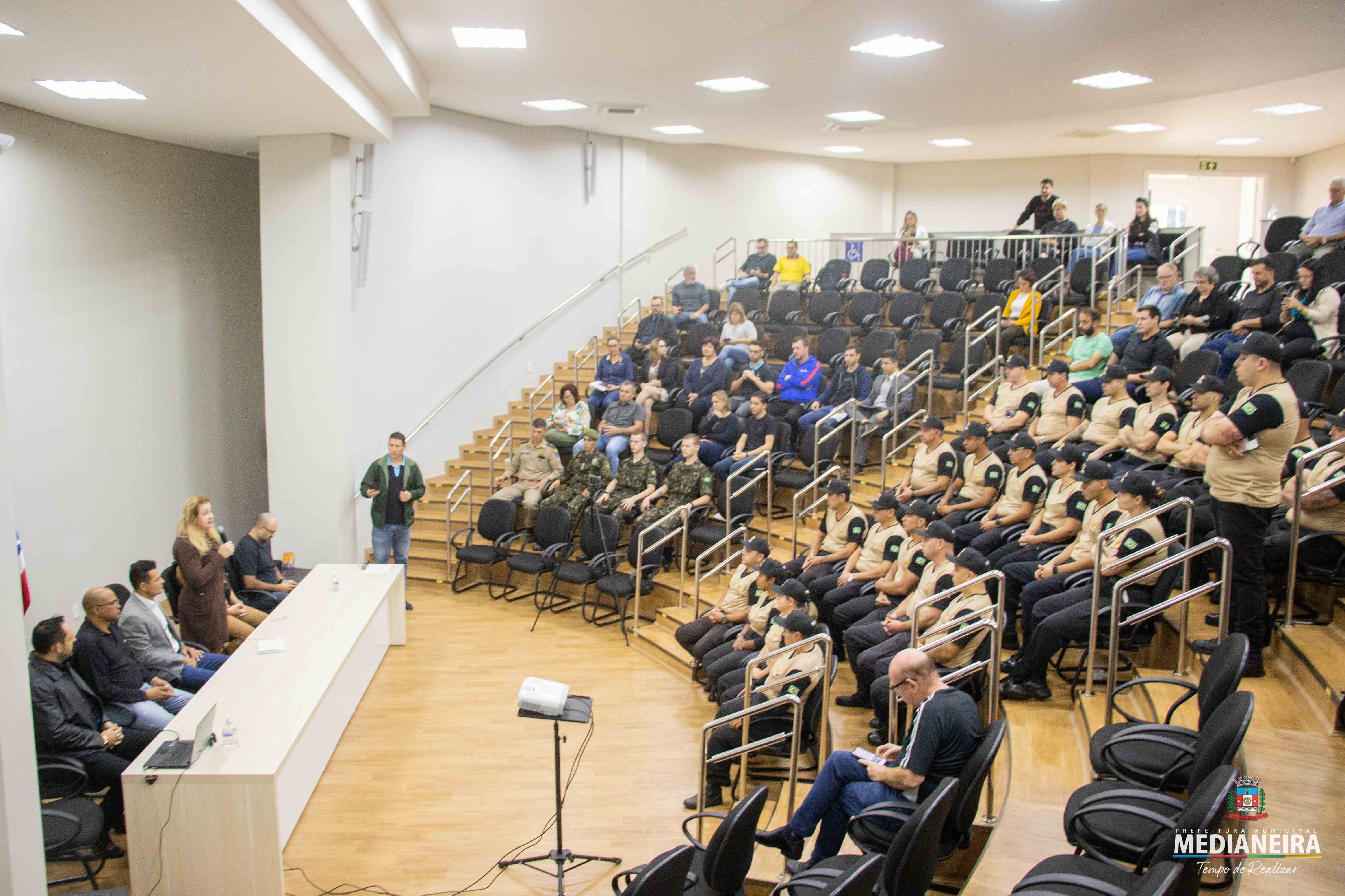 Medianeira Ter Vigilantes Nas Escolas Municipais E Cmeis Munic Pio